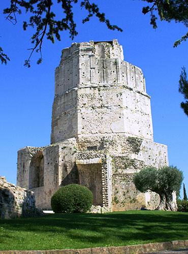 La Tour Magne, © Gard Tourisme La Tour Magne