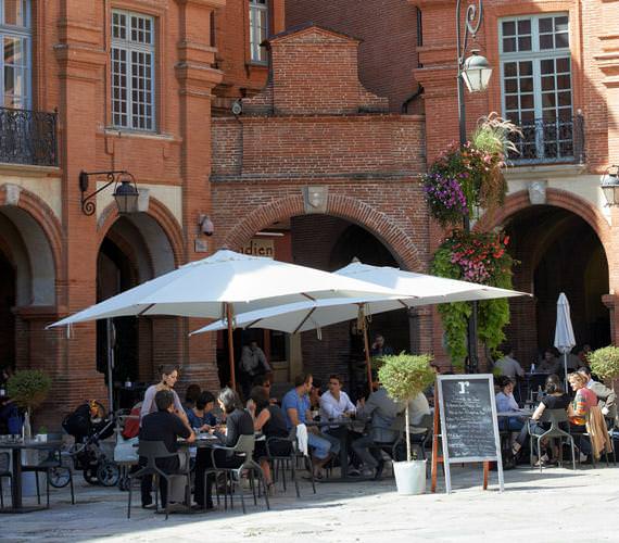 Montauban - Place Nationale © D. Viet / CRTL Occitanie