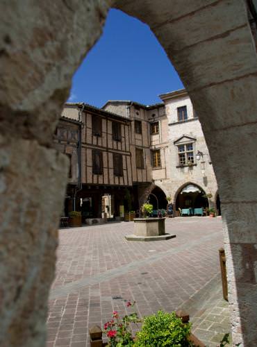 Place Castelnau-de-Montmiral