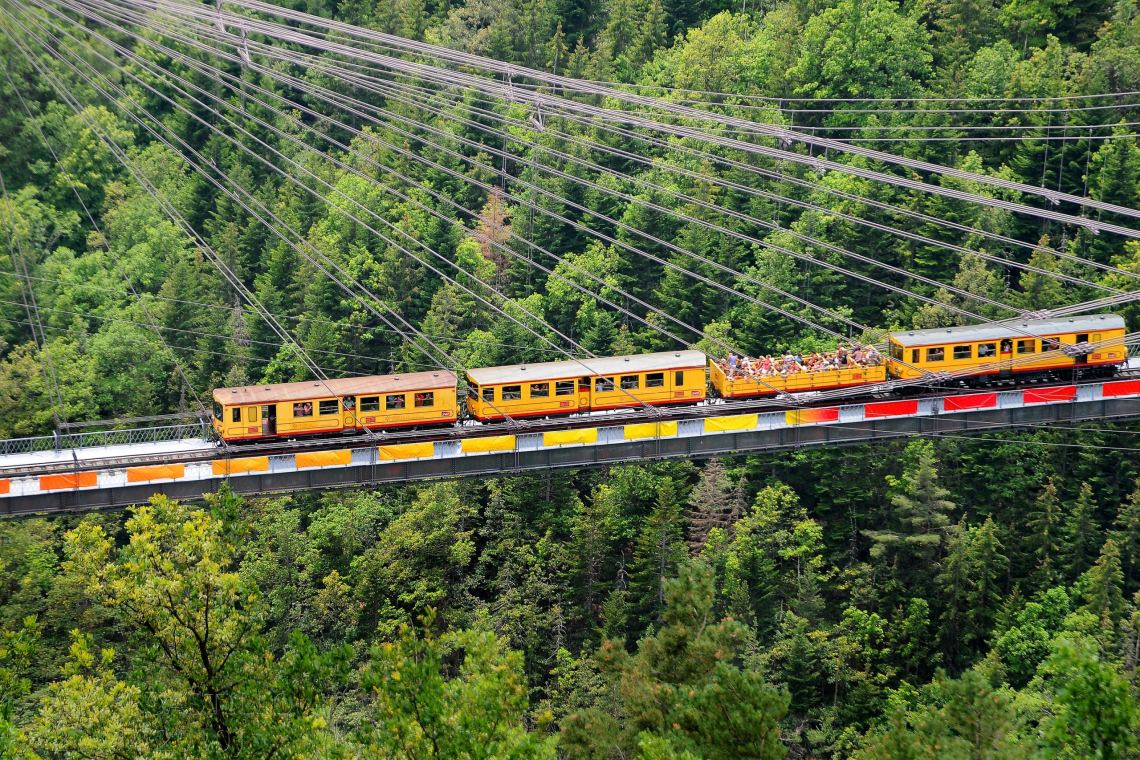 Train Jaune (Yellow train) © Office de Tourisme de Font Romeu