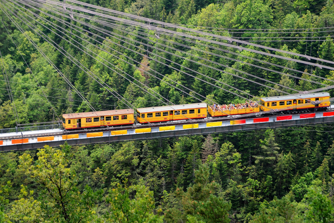 Train Jaune (Yellow train) © Office de Tourisme de Font Romeu Train Jaune (Yellow train) © Office de Tourisme de Font Romeu