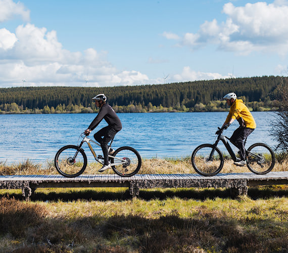 Lac de Charpal - VTT © Julien Abelan / Jordan Colin / CRTL Occitanie