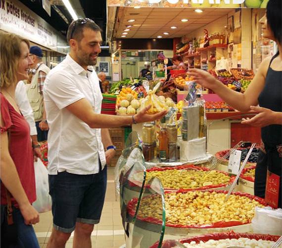 Les Halles, © Gard Tourisme Les Halles de Nîmes