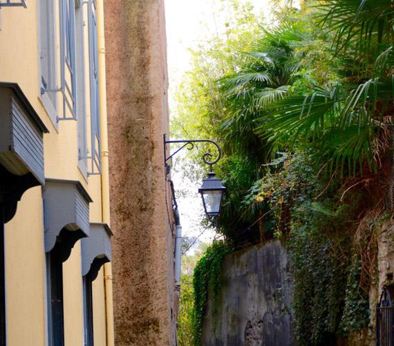 Dans les ruelles de Lourdes © Christine Chabanette / CRTL Occitanie