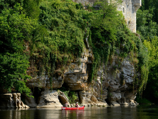 En canoë sur la Dordogne © P.THEBAULT / CRTLOccitanie