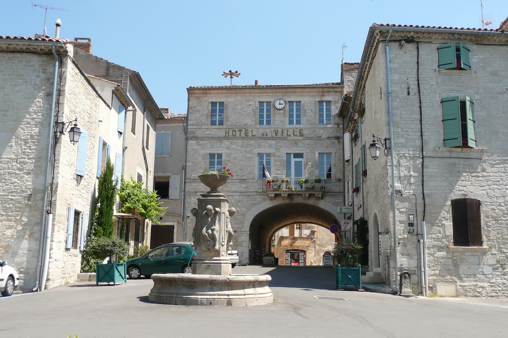 Hôtel de Ville de Barjac ©Gard vicult