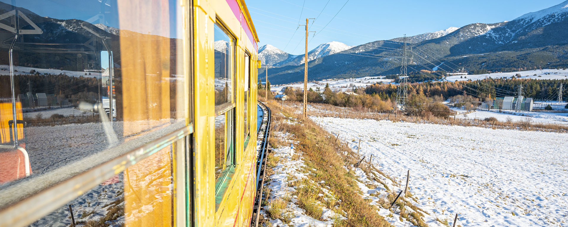 Train jaune hiver Pyrénées