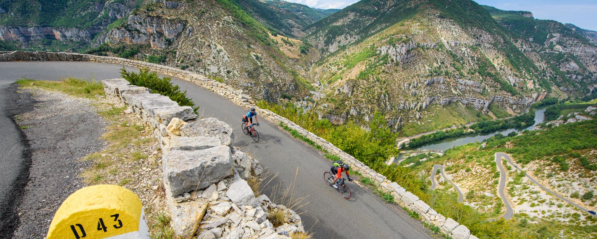 Balade vélo dans les Gorges du Tarn © Régis Domergue