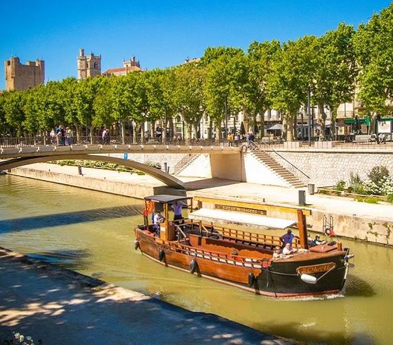 Gabare Le Solal sur le canal de la Robine à Narbonne