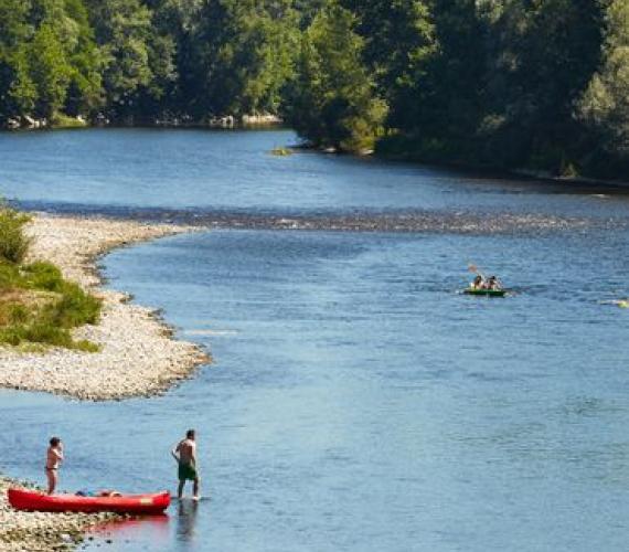 Canoa sulla Dordogna Canoe sur la Dordogne © Lot Tourisme / Nelly Blaya