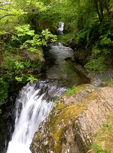 Canyon di Marc nell'Ariège Chute d'eau dans le canyon © ADT Ariège