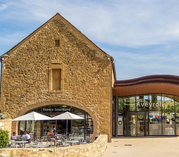 Aire du Viaduc de Millau © C. Arnal - Tourisme Aveyron